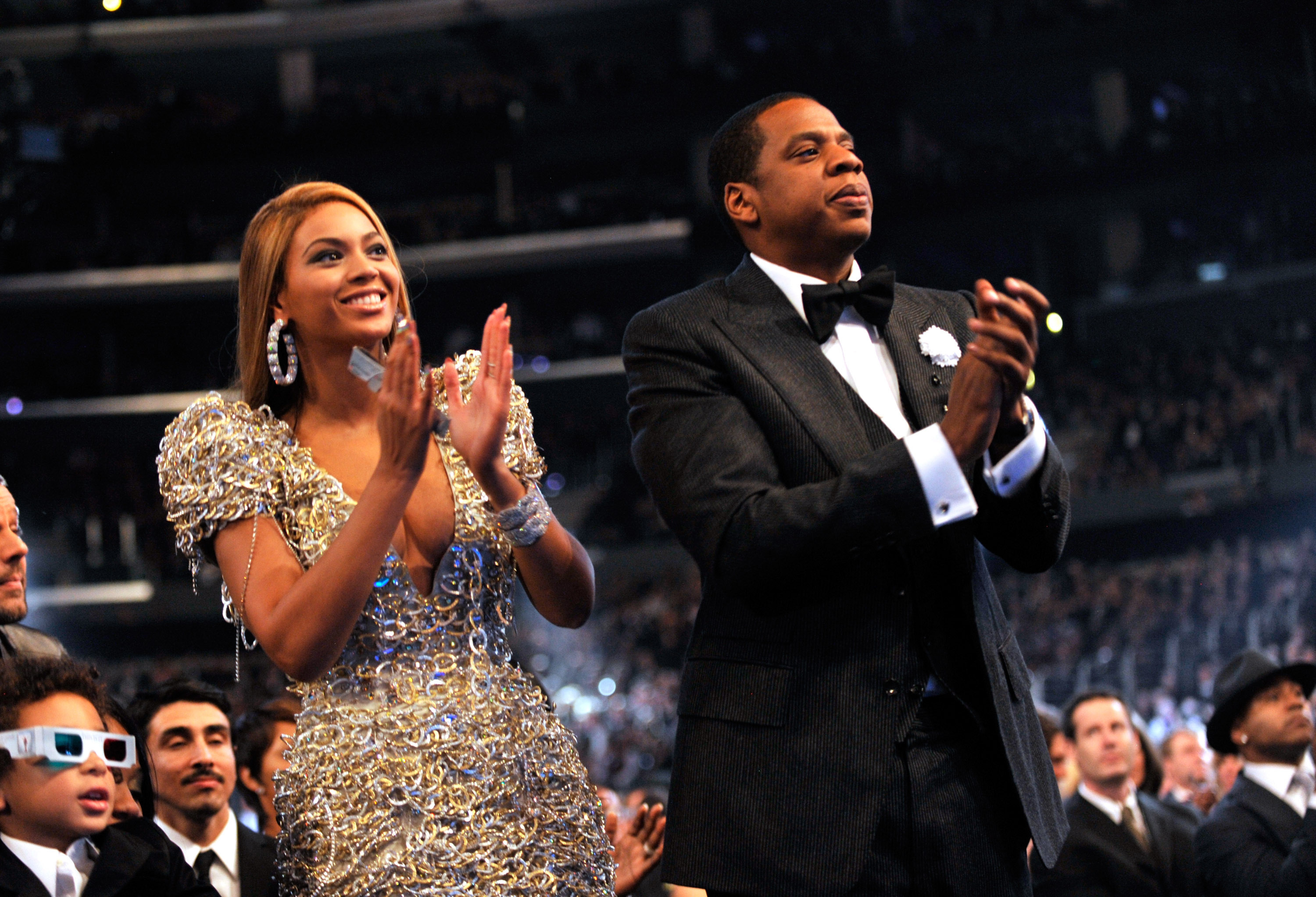 Beyoncé and Jay-Z clapping