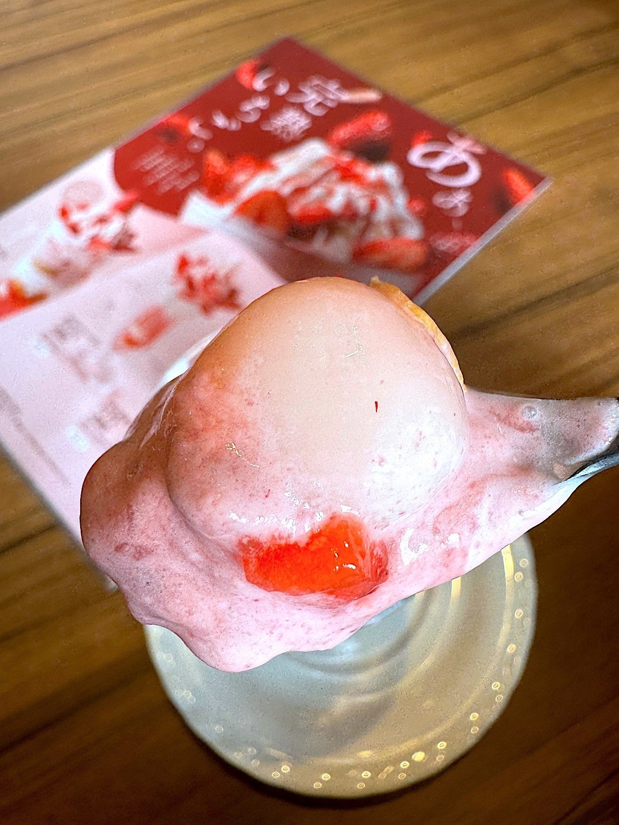 動画・画像】びっくりドンキーの「いちごパフェ」は贅沢すぎる美味しさ