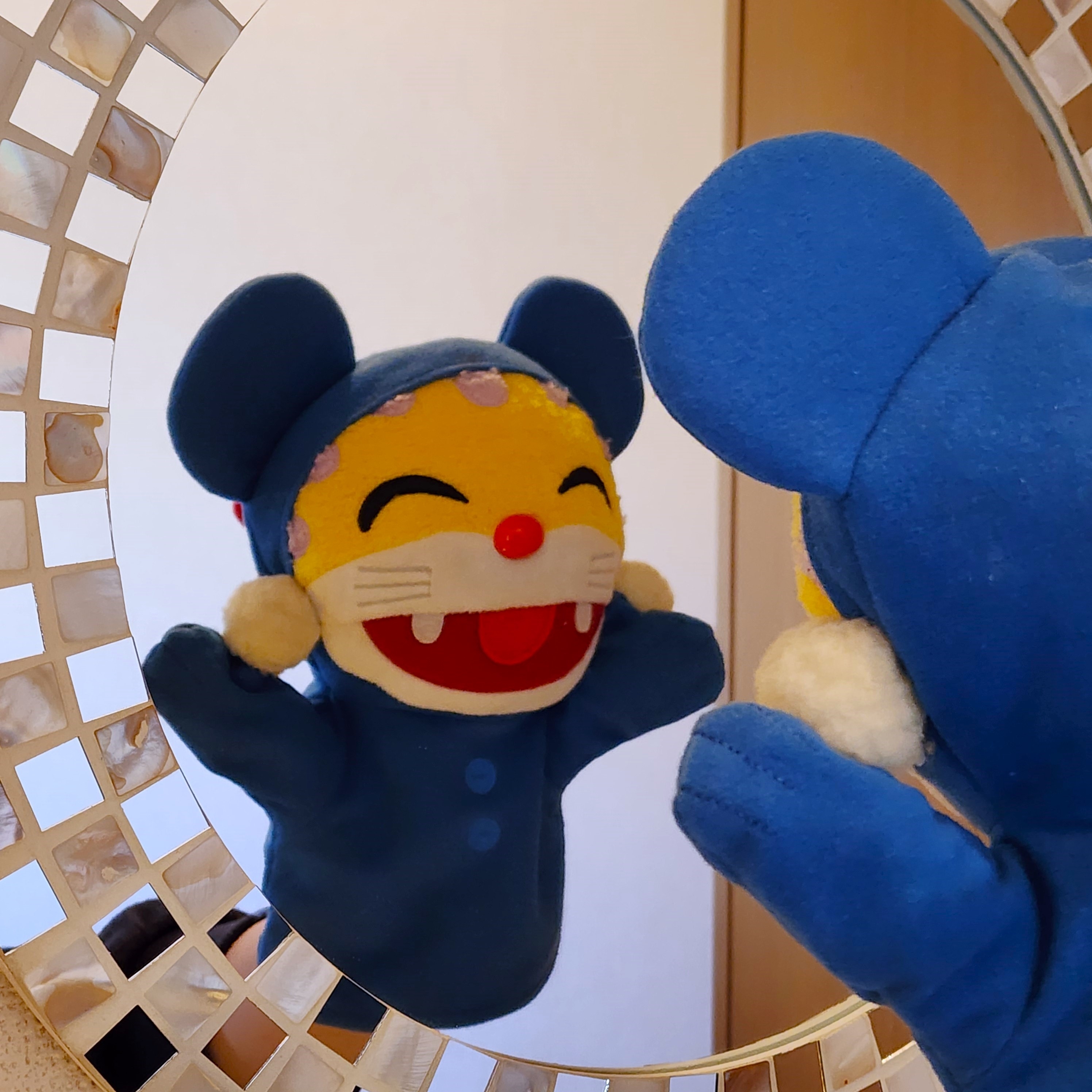 ニトリのおすすめ雑貨「貝殻装飾 ウォールミラー ルコ 円形」