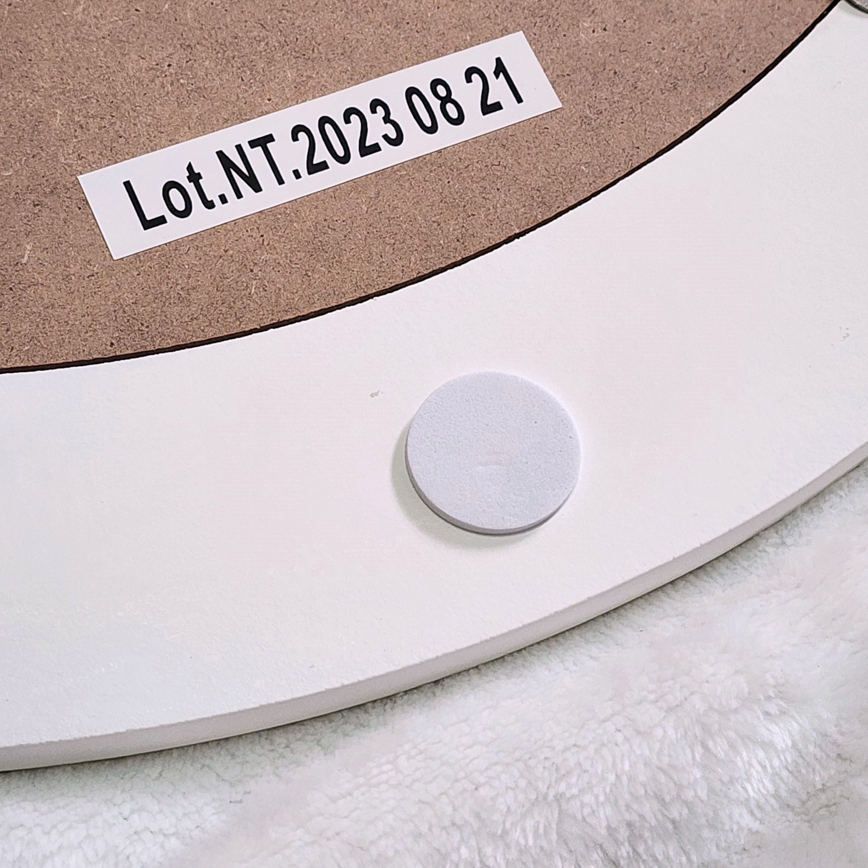 ニトリのおすすめ雑貨「貝殻装飾 ウォールミラー ルコ 円形」