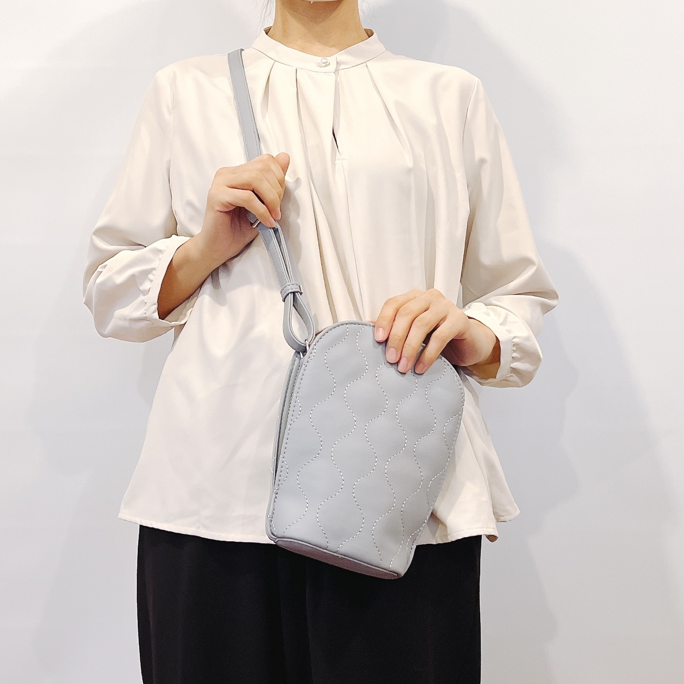 しまむらのオススメのバッグ「ゴウヒKテンマルスマホSLB」