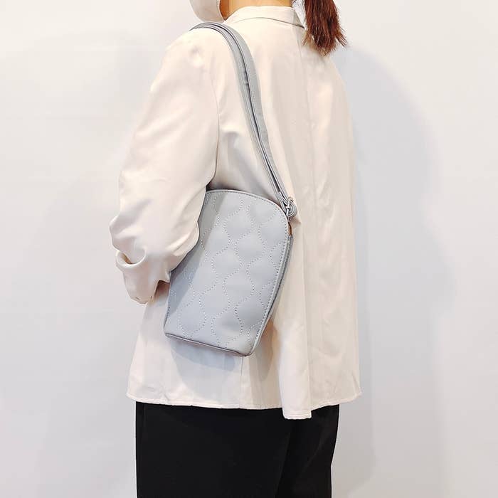 しまむらのオススメのバッグ「ゴウヒKテンマルスマホSLB」