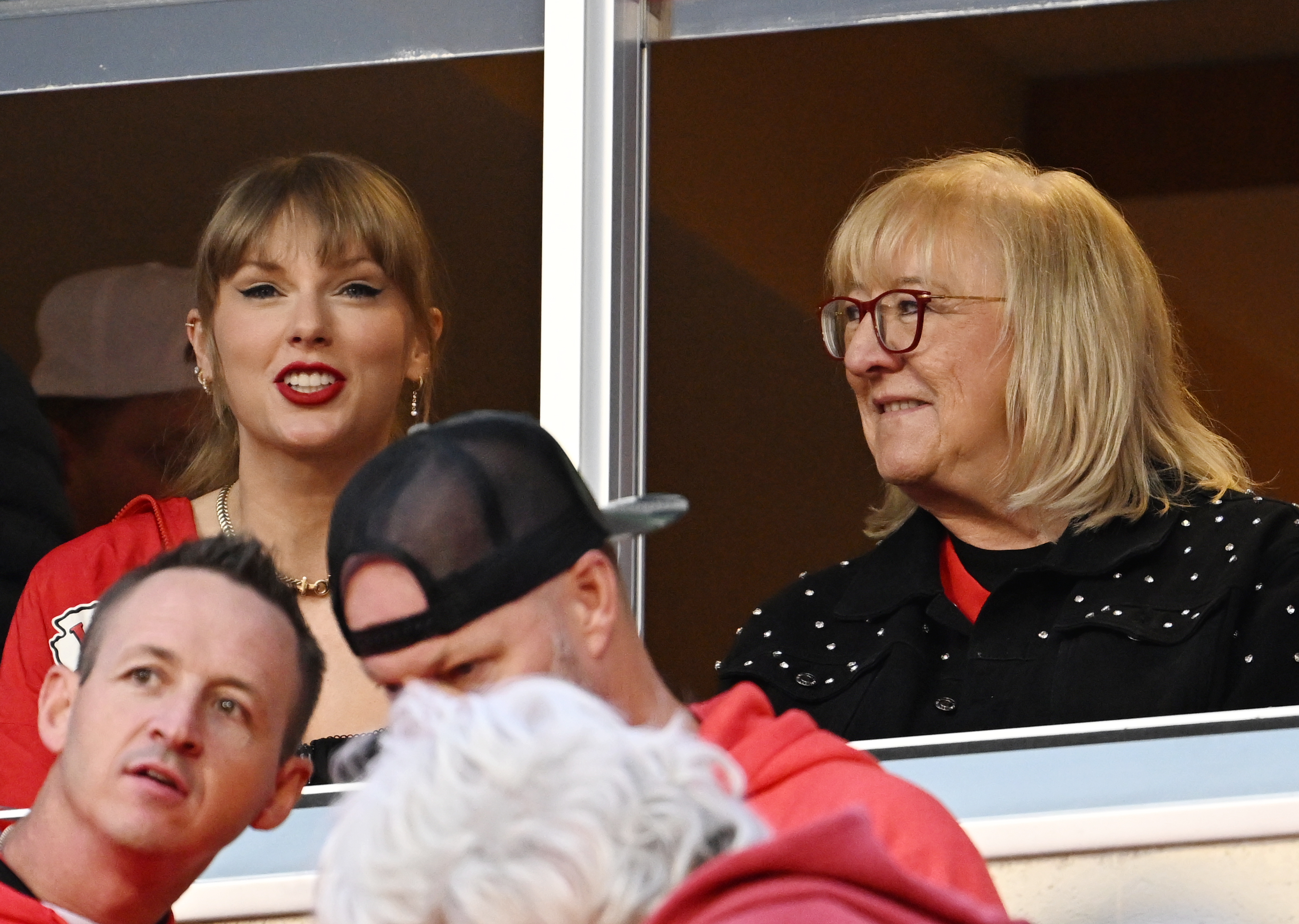 Taylor Swift and Donna Kelce at a Chiefs game