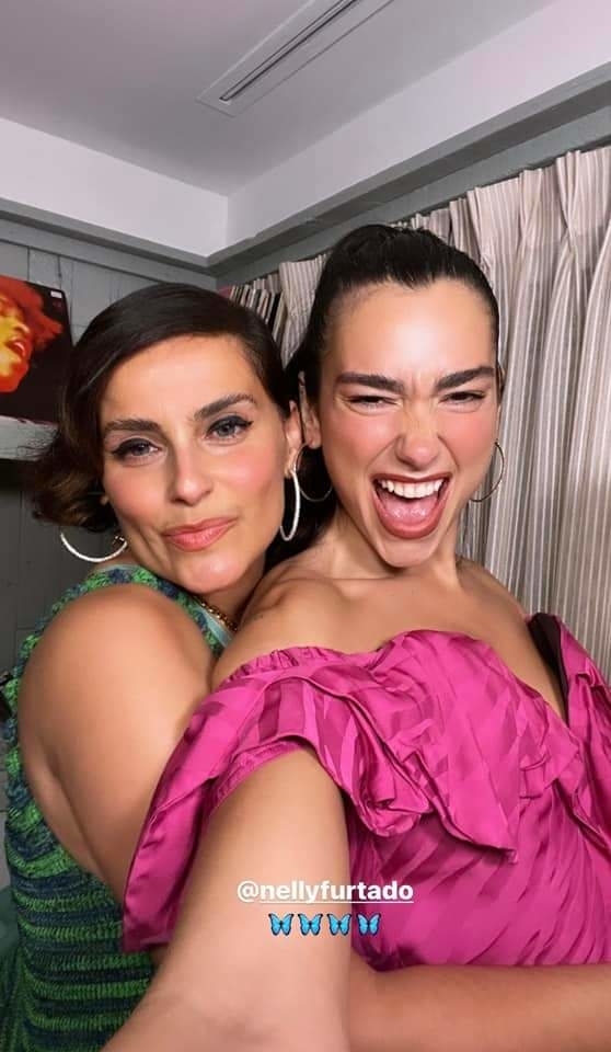 dua and nelly taking selfie