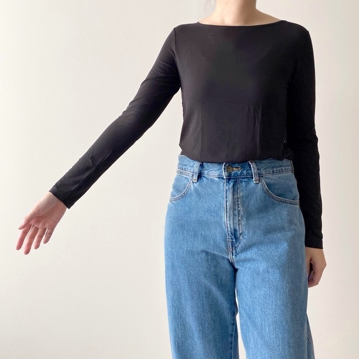 UNIQLO(ユニクロ)のおすすめインナー「エアリズムUVカットクルーネックT(長袖)」