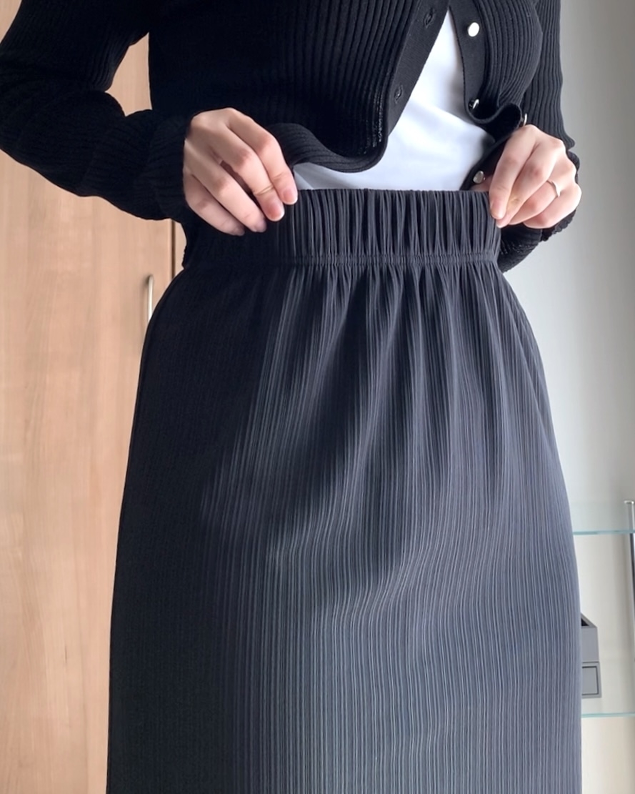 GU(ジーユー)のおすすめスカート「リブナロースリットロングスカート(丈標準83.0~90.0cm)」