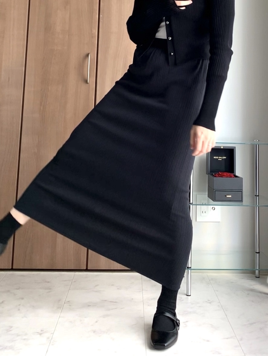 GU(ジーユー)のおすすめスカート「リブナロースリットロングスカート(丈標準83.0~90.0cm)」