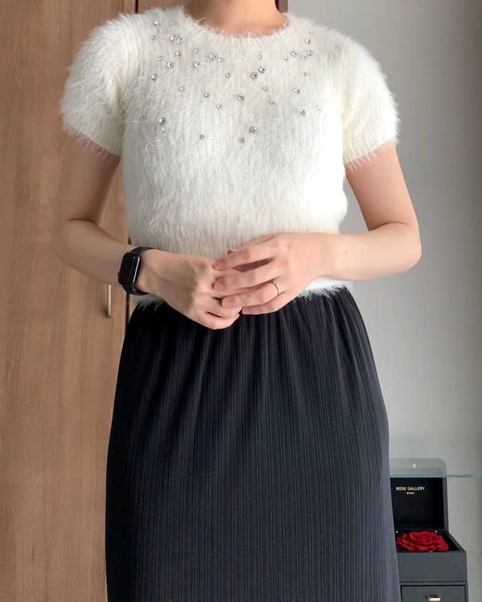 ZARAのおすすめトップス「フェイクファーセーター ラインストーン」