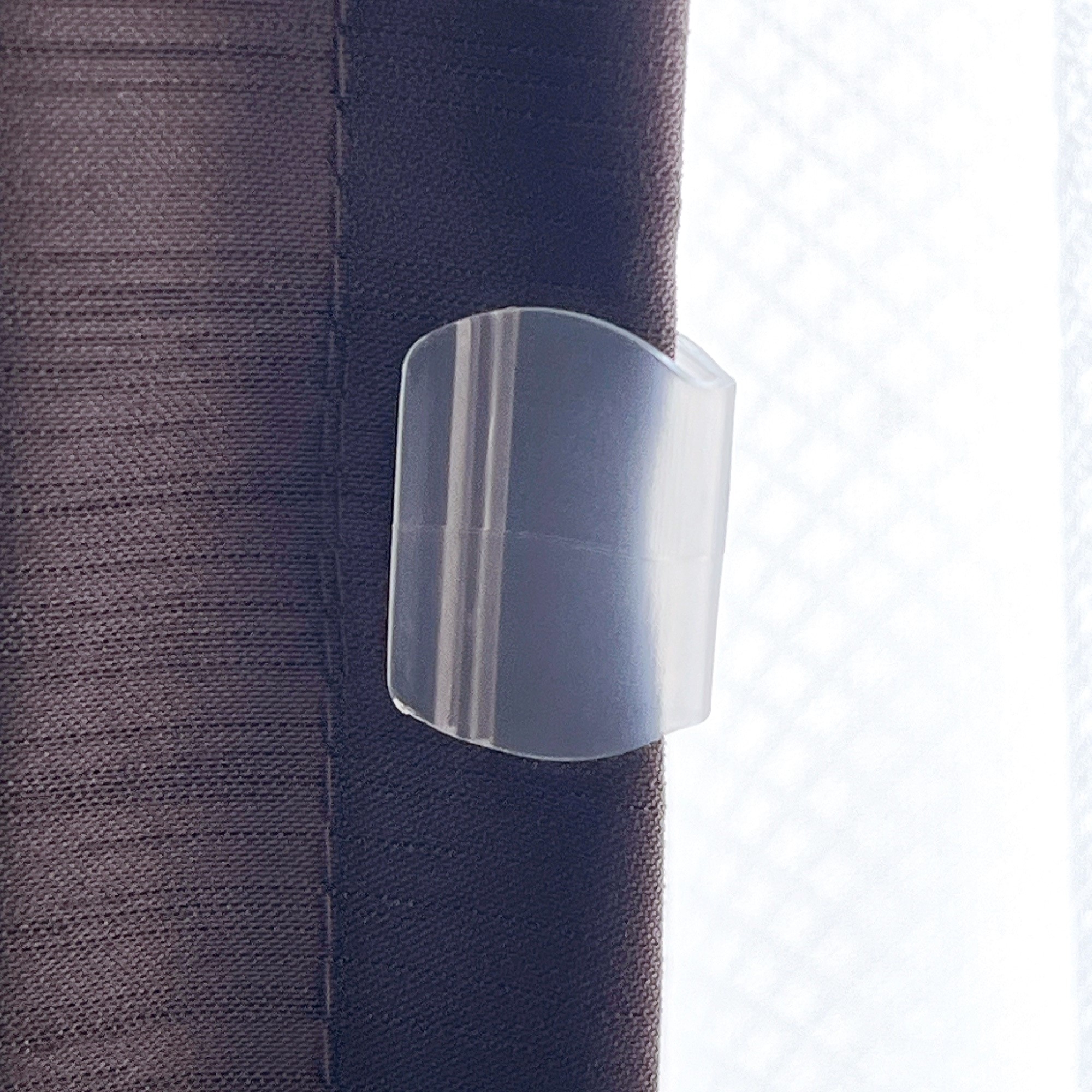 ニトリでオススメのグッズ「すき間防止 マグネットクリップ 2組入り」