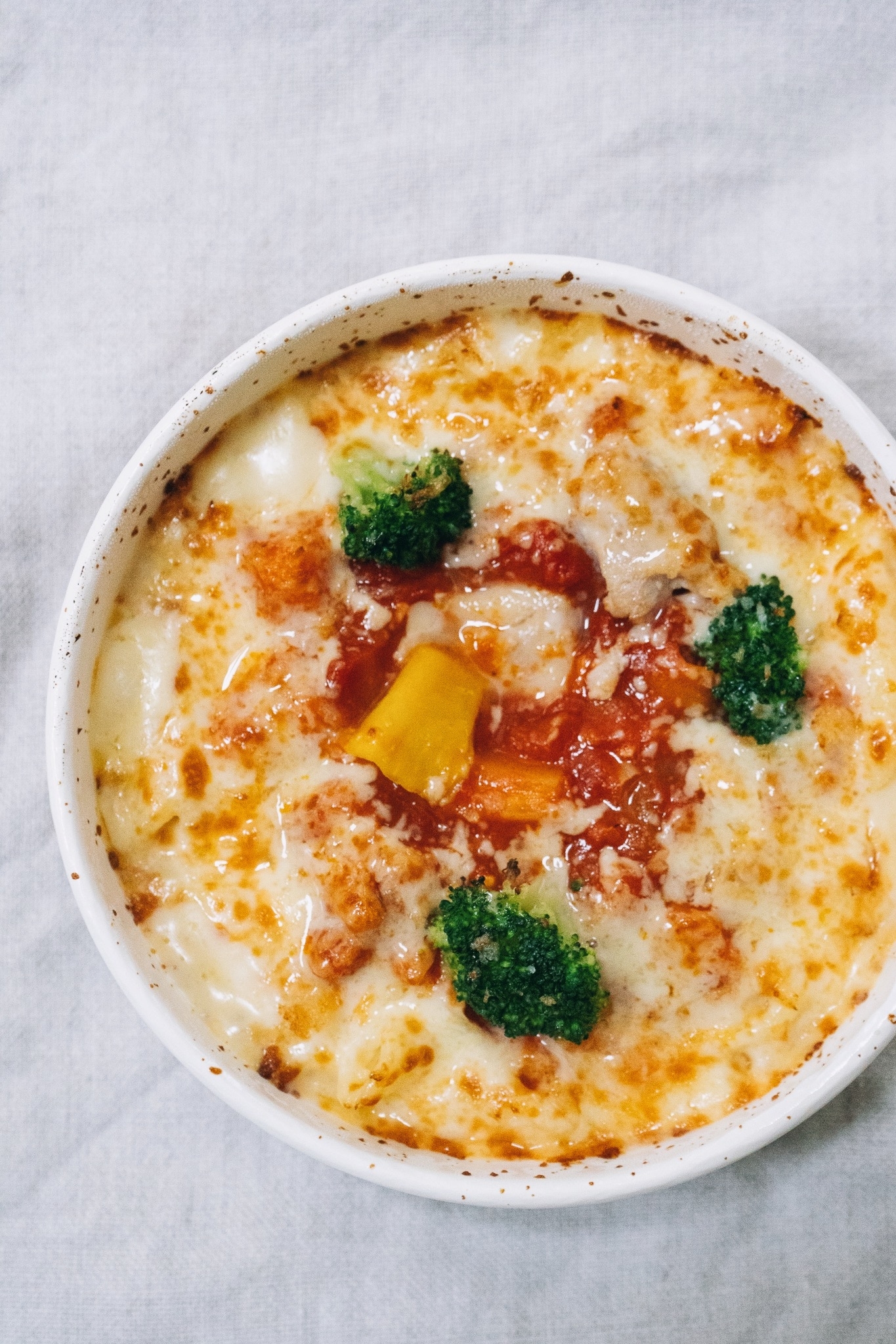 セブン-イレブンのおすすめグルメ「1/2日分の野菜 トマトチキングラタン」