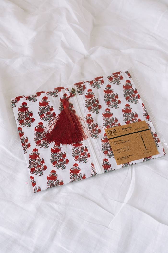 3COINS（スリーコインズ）の便利グッズ「シューズケース」