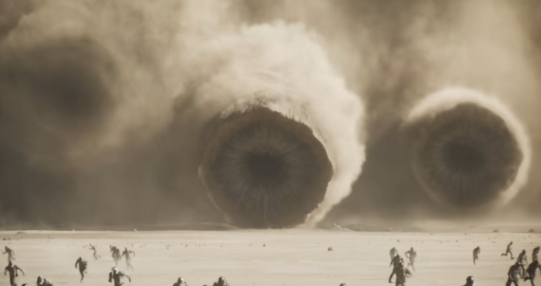 Personas huyendo de enormes estructuras con forma de ojos en un desierto, escena de ciencia ficción