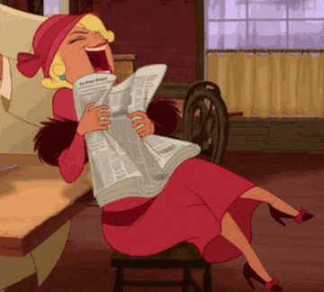 Mamá Odie de "La princesa y el sapo" riendo y sentada con un periódico