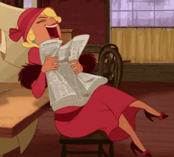 Mamá Odie de &quot;La princesa y el sapo&quot; riendo y sentada con un periódico