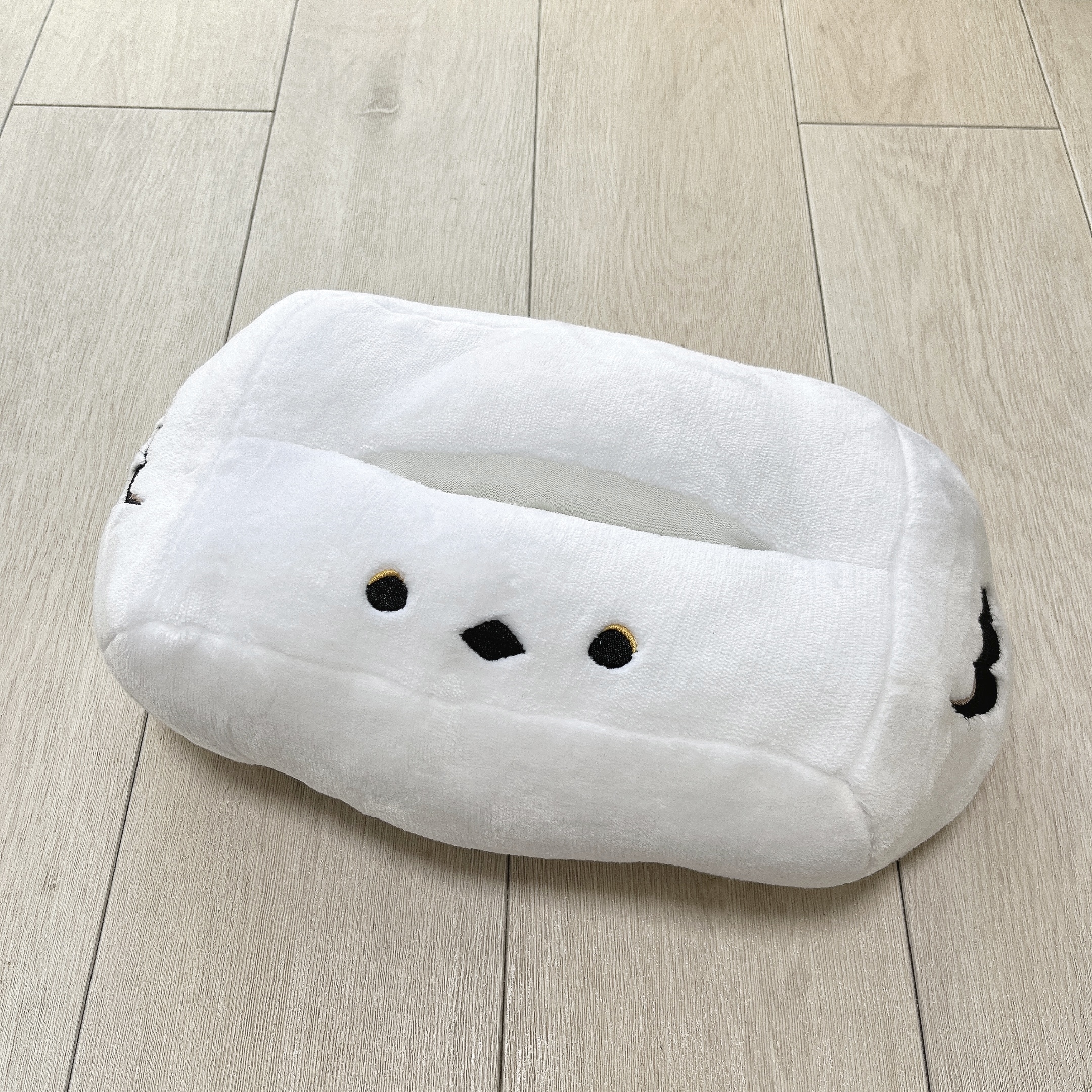 ニトリのおすすめ雑貨「ぼく、シマエナガ。 ティッシュケース（ホワイト）」