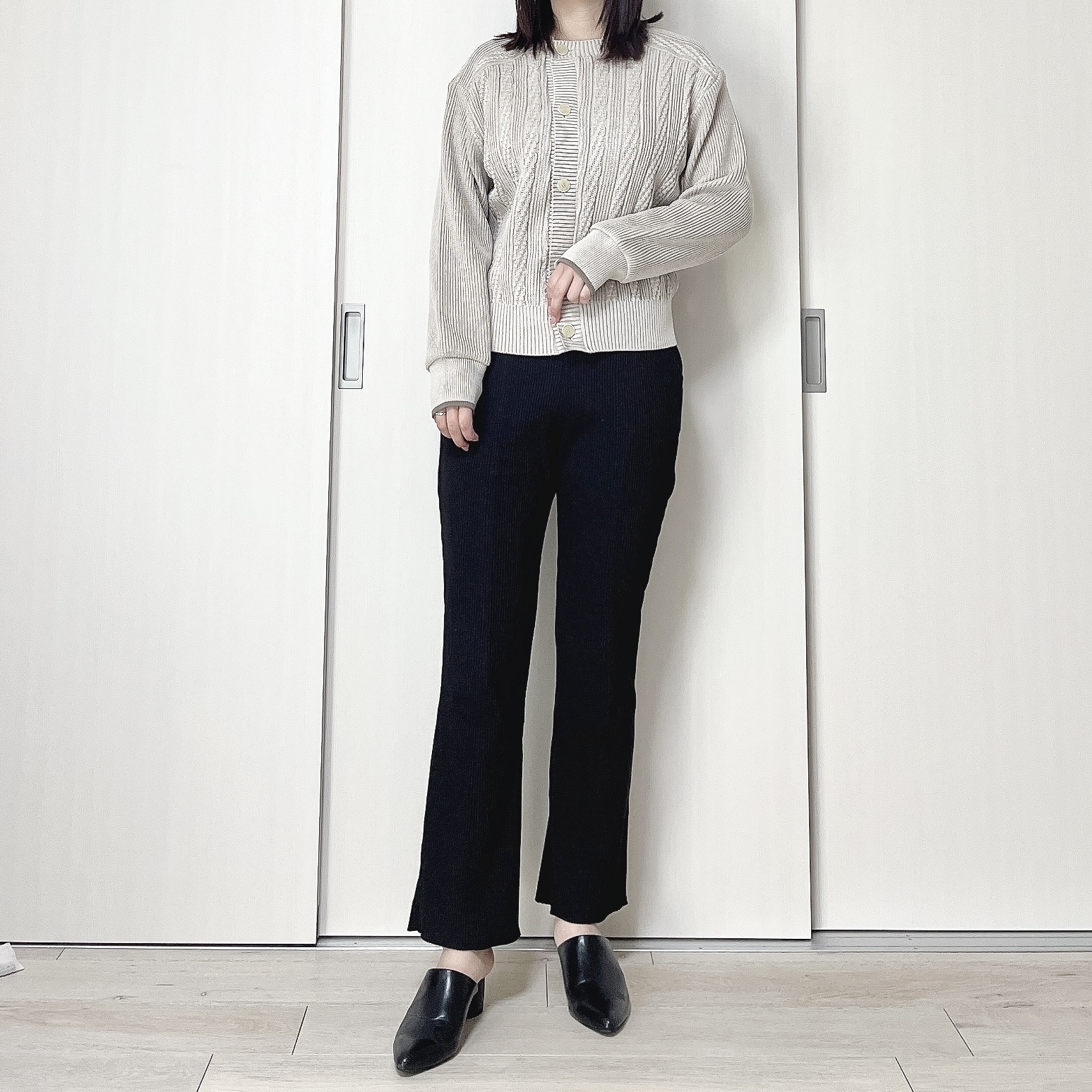 ニコアンドのおすすめボトムス「セルフカットリブパンツ」