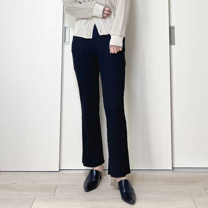 ニコアンドのおすすめボトムス「セルフカットリブパンツ」