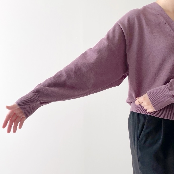 ユニクロのオススメファッションアイテム「Vネックカーディガン（長袖）」