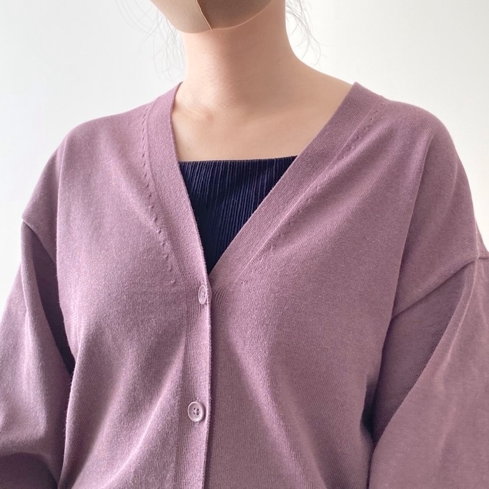 ユニクロのオススメファッションアイテム「Vネックカーディガン（長袖）」