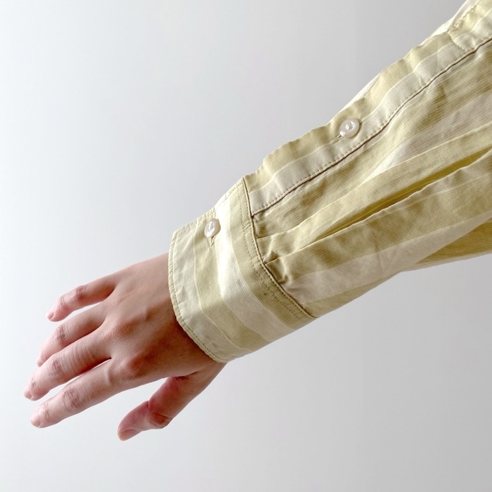 ユニクロのおすすめアイテム「リラックスストライプロングシャツ（長袖）」