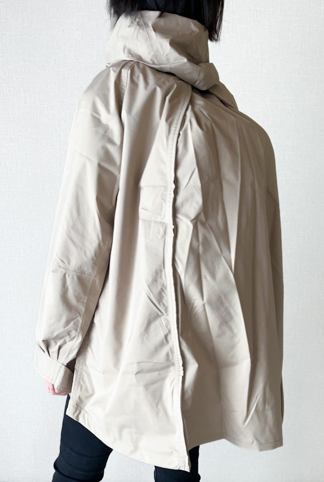 ワークマンのおすすめレインコート「レディースバックタックレインジャケット」
