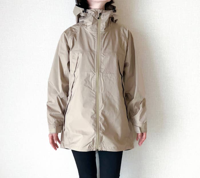 ワークマンのおすすめレインコート「レディースバックタックレインジャケット」