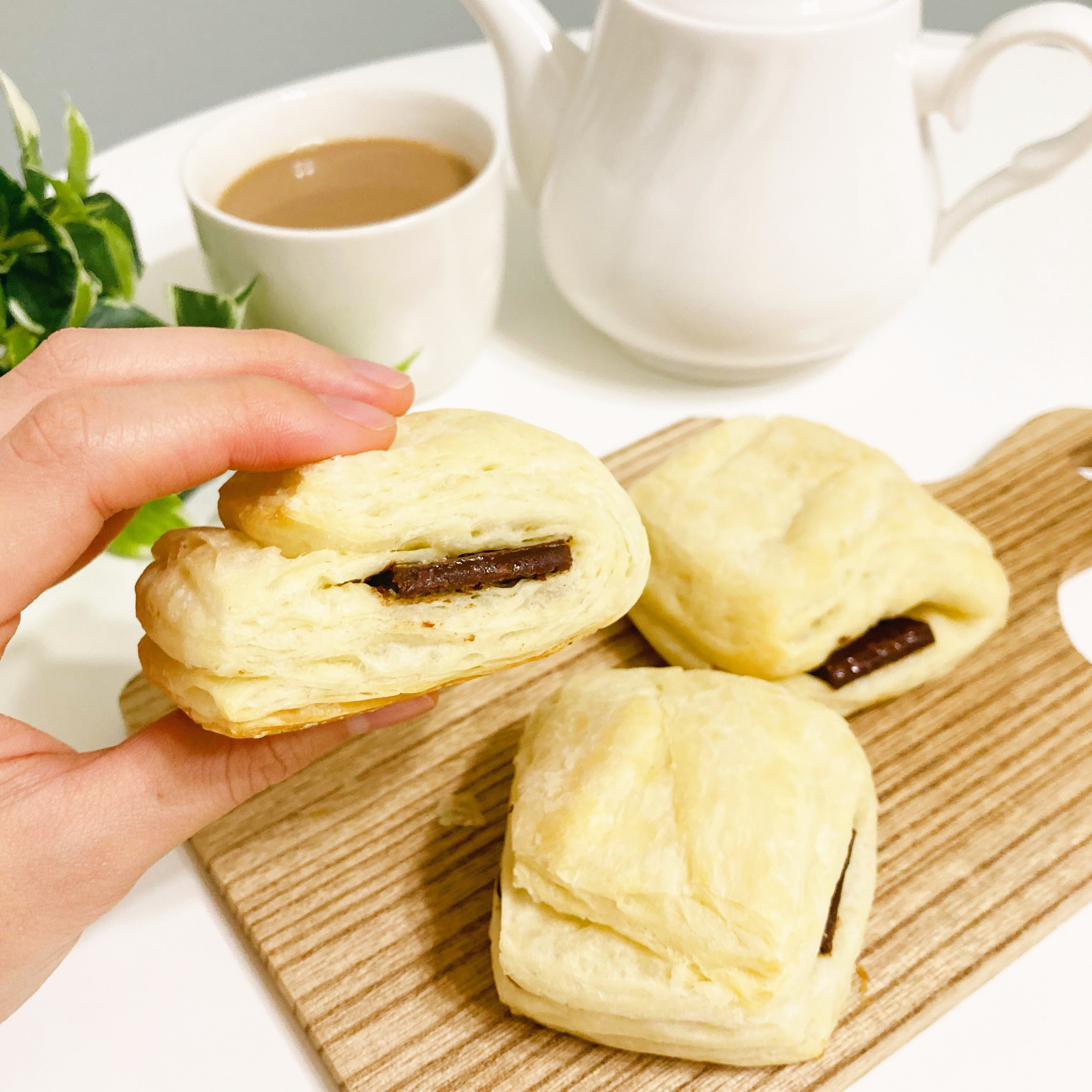 セブンのおすすめスイーツ「7プレミアム 白いデニッシュチョコ3個入」