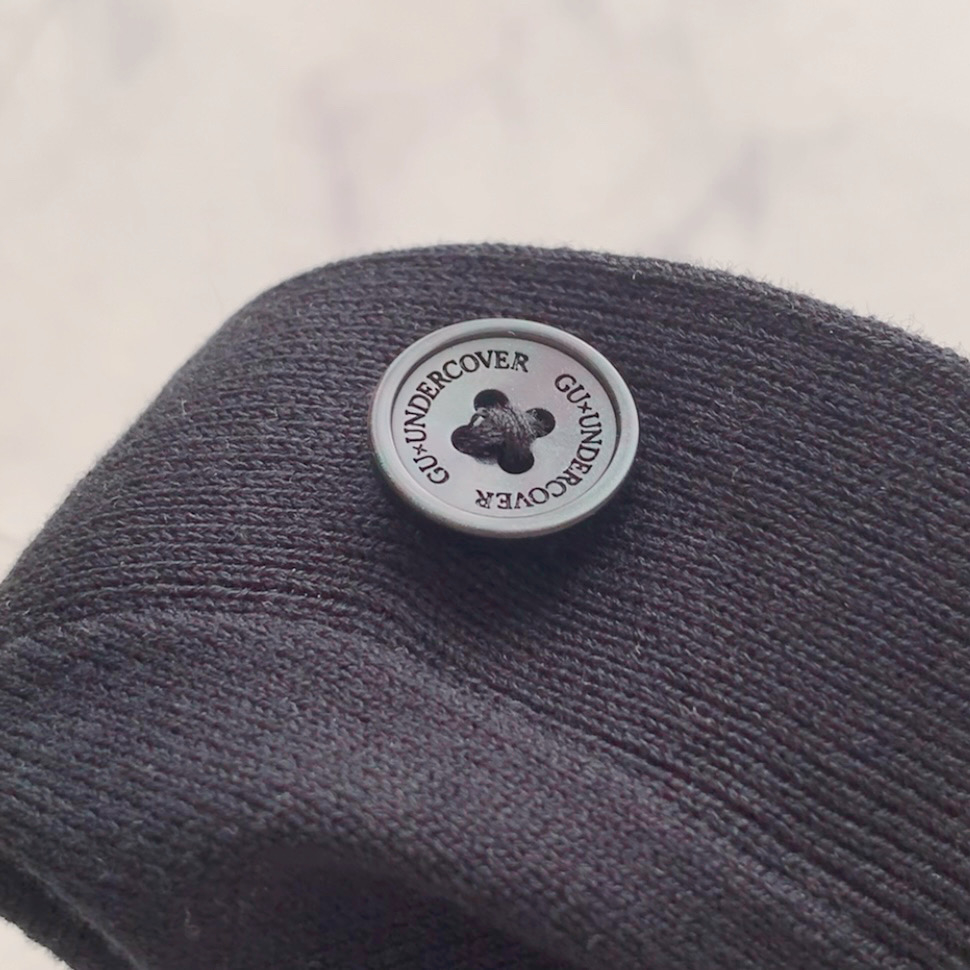 GU(ジーユー)のおすすめファッションアイテム「シアーコンビネーションニットカーディガン長袖 UNDERCOVER」