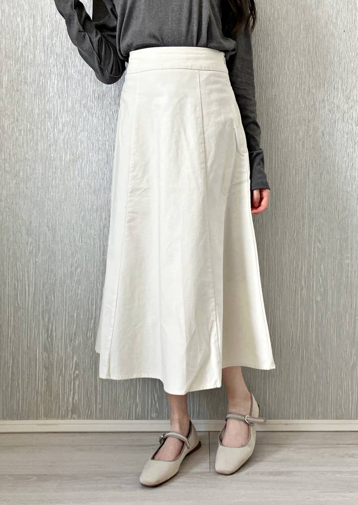 GU(ジーユー)のおすすめスカート「リネンブレンドフレアミディスカート+EC(丈短め78.0-82.0cm)」