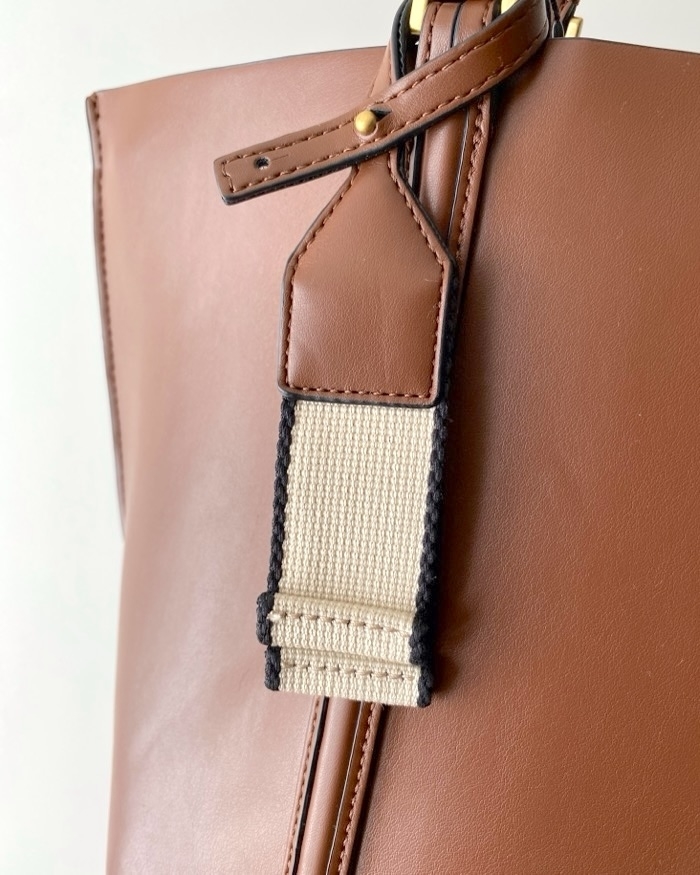 ZARAのオススメファッションアイテム「ベーシック トートバッグ」