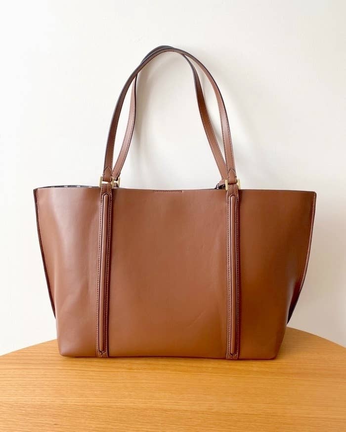 ZARAのオススメファッションアイテム「ベーシック トートバッグ」