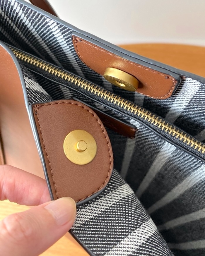 ZARAのオススメファッションアイテム「ベーシック トートバッグ」