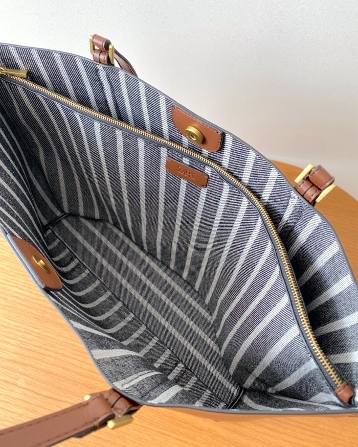 ZARAのオススメファッションアイテム「ベーシック トートバッグ」