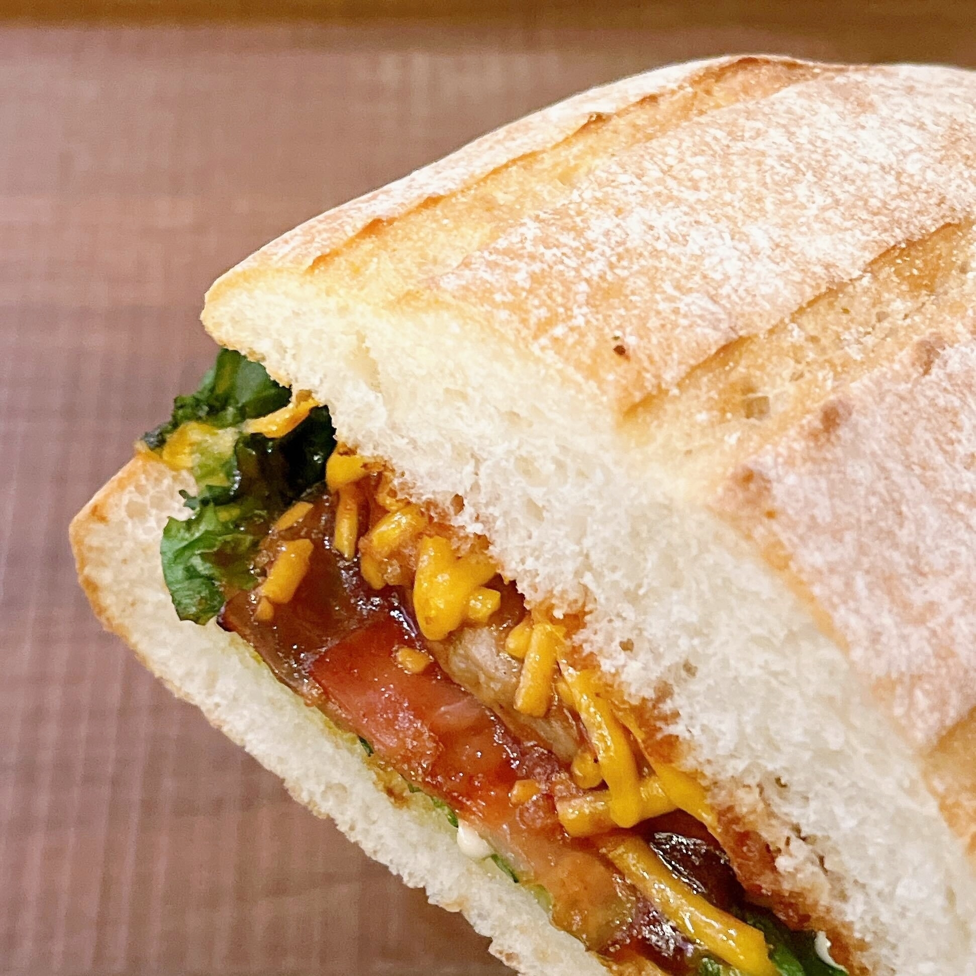 サンマルクカフェのオススメのランチセット「サンマルクホットサンド ワイルドグリルポークのジャックダニエルBBQソース」