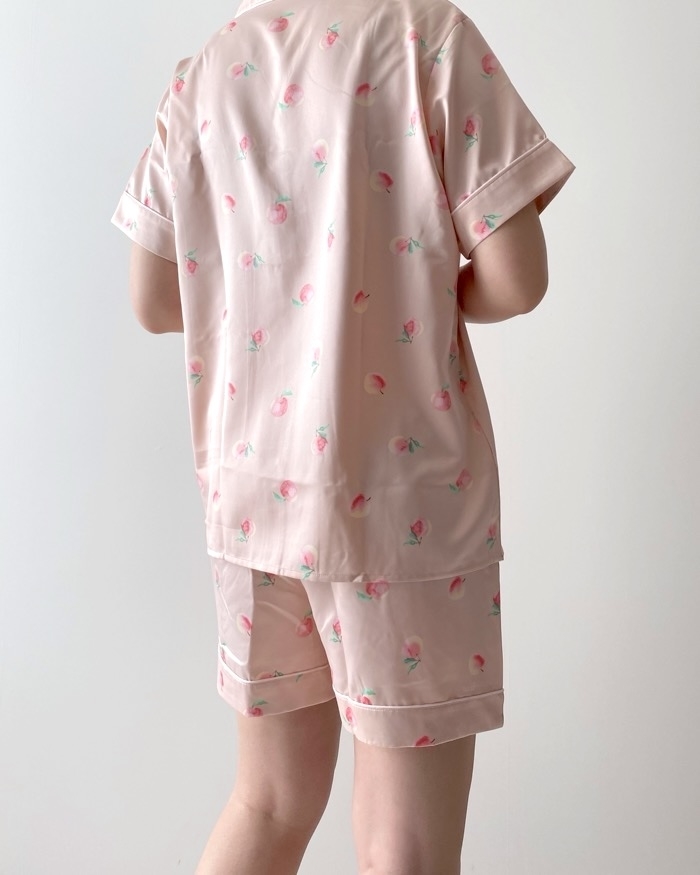 GUのおすすめパジャマ「サテンパジャマ（半袖&amp;amp;ショートパンツ）（ピーチ）」