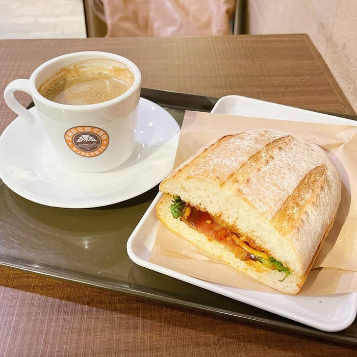 サンマルクカフェのオススメのランチセット「サンマルクホットサンド ワイルドグリルポークのジャックダニエルBBQソース」