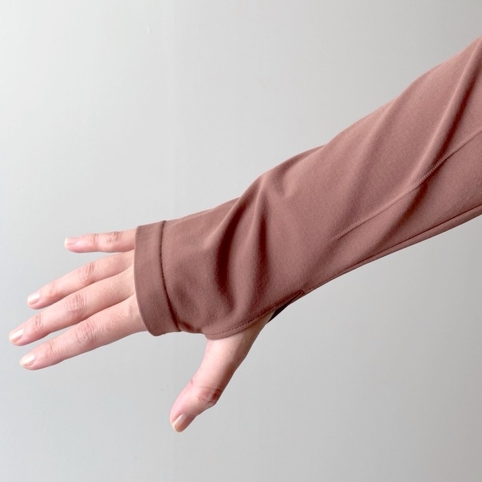 ユニクロのおすすめファッションアイテム「エアリズムUVカットT（長袖）」