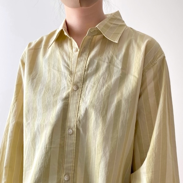 ユニクロのおすすめアイテム「リラックスストライプロングシャツ（長袖）」