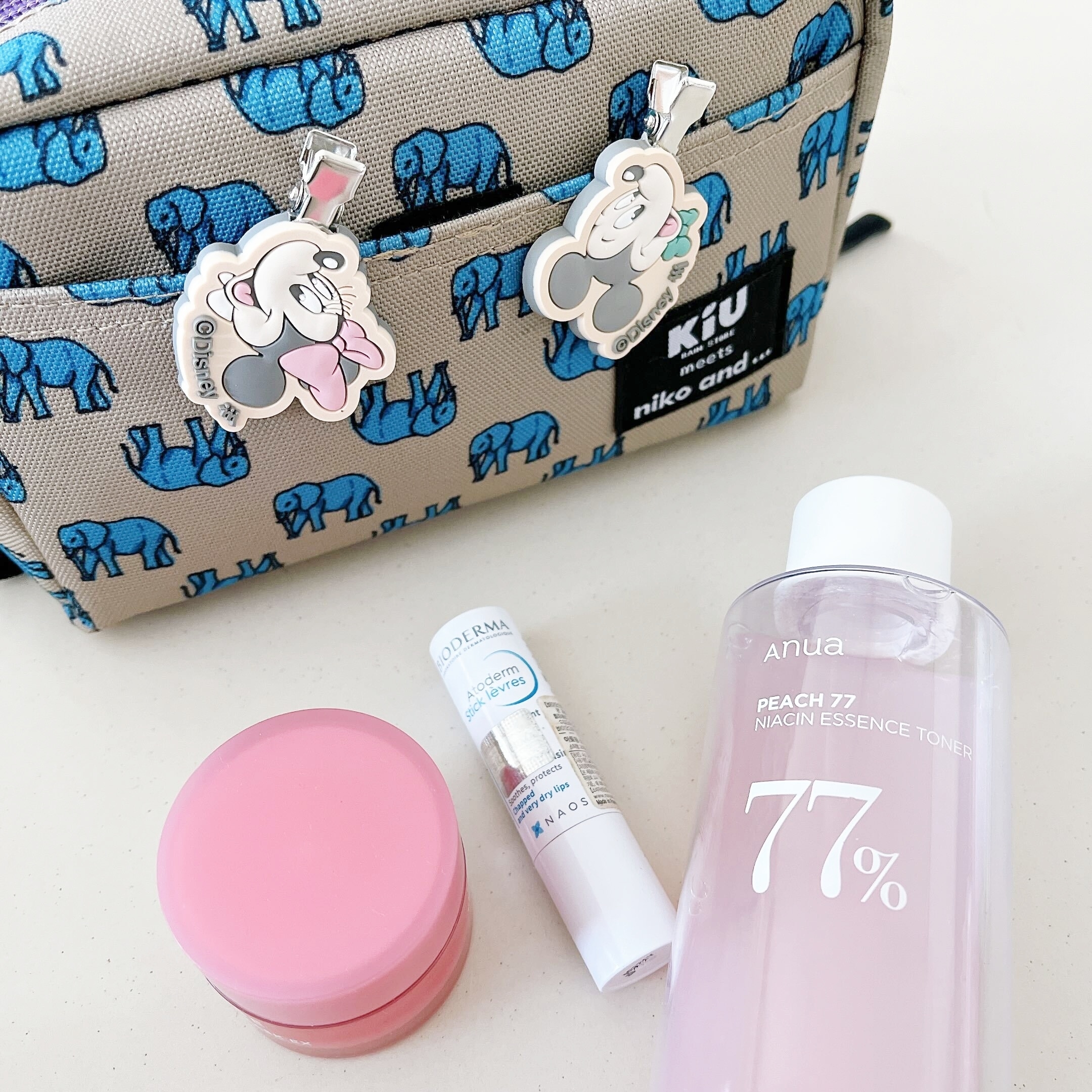 Seria(セリア)のオススメの雑貨「ミッキー&ミニー 前髪クリップ 2P」