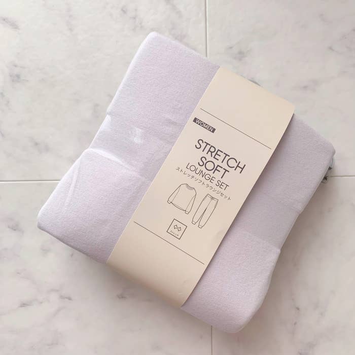 GU（ジーユー）のおすすめアイテム「ストレッチソフトラウンジセット（長袖＆ロングパンツ）」