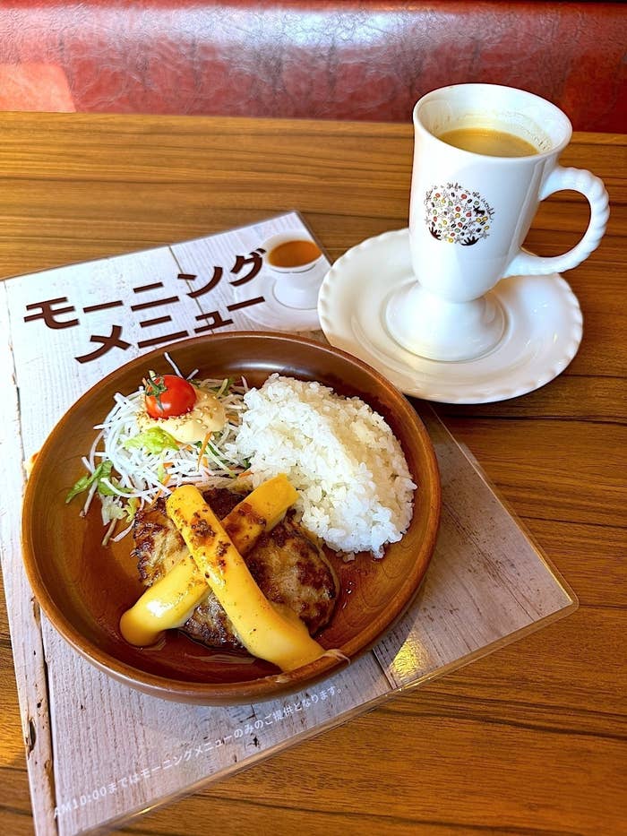 びっくりドンキーのモーニングメニュー「ミニマムチーズバーグディッシュセット」