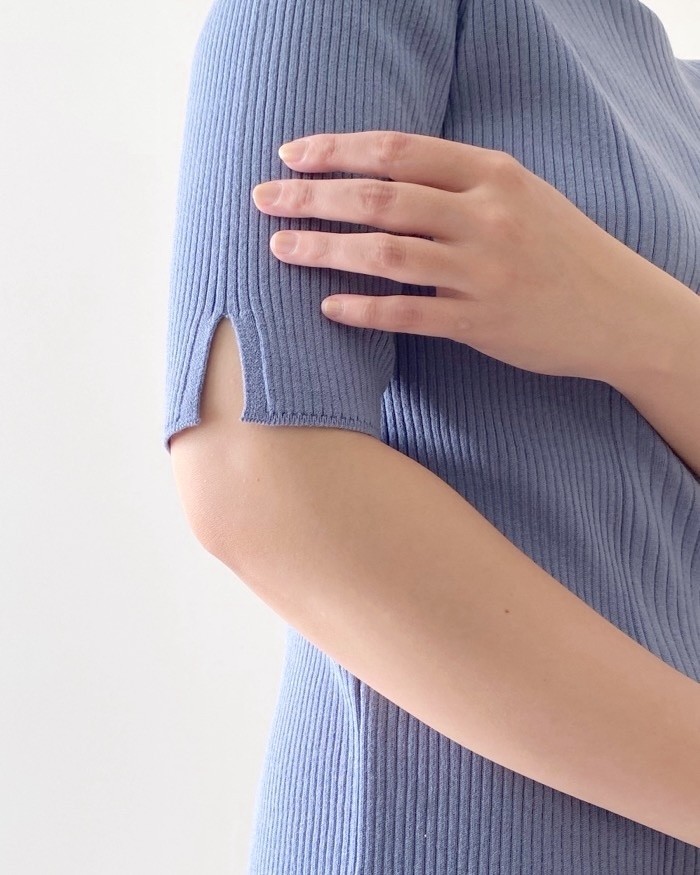 GUのおすすめファッションアイテム「リブミニハイネックセーター（5分袖）Z」