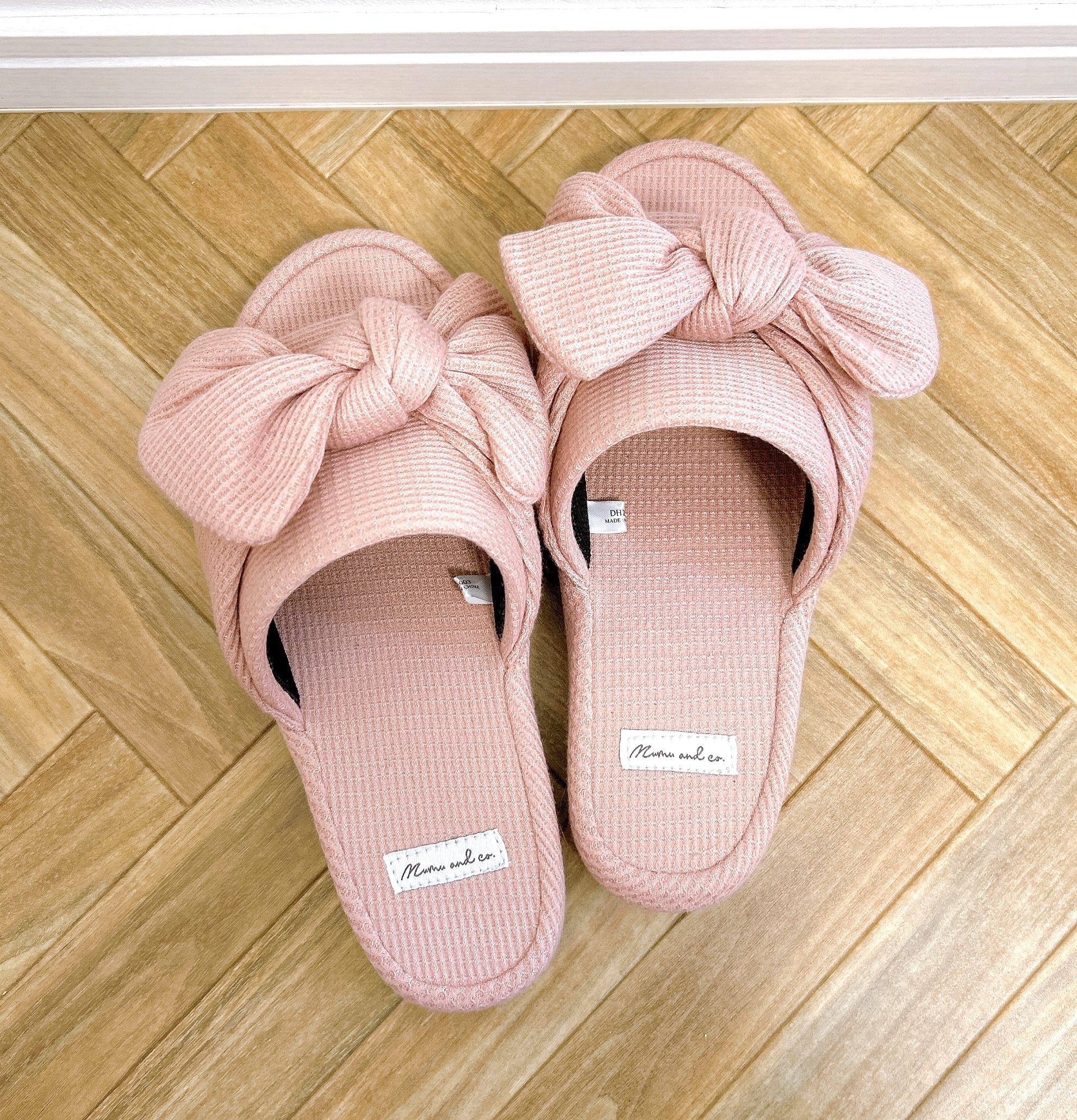 しまむらのおすすめスリッパ「リボンデザインスリッパ（MUMU）」