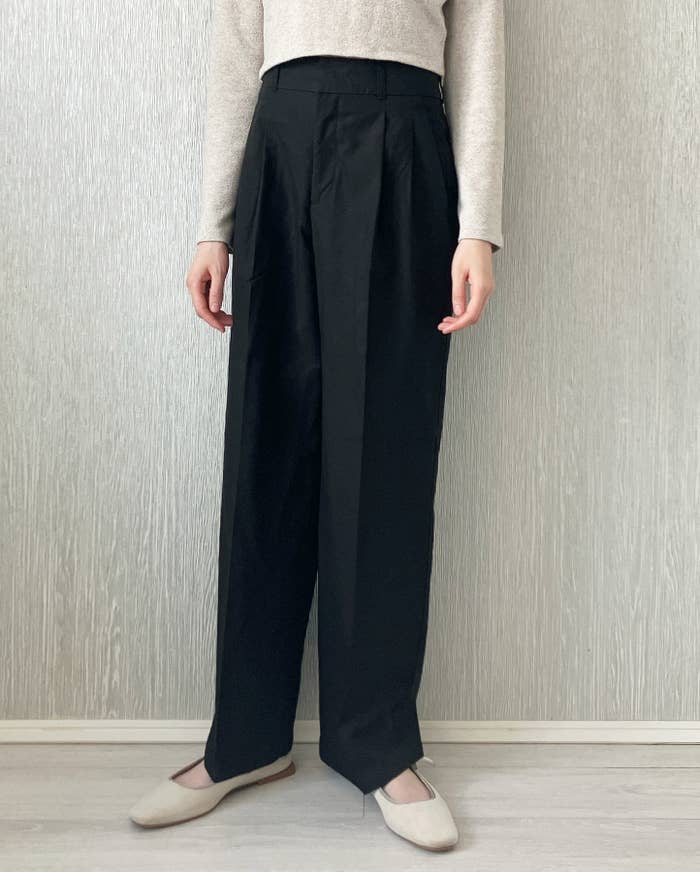 GU（ジーユー）のおすすめボトムス「リネンブレンドタックワイドパンツ（丈標準70.0～74.0cm）」