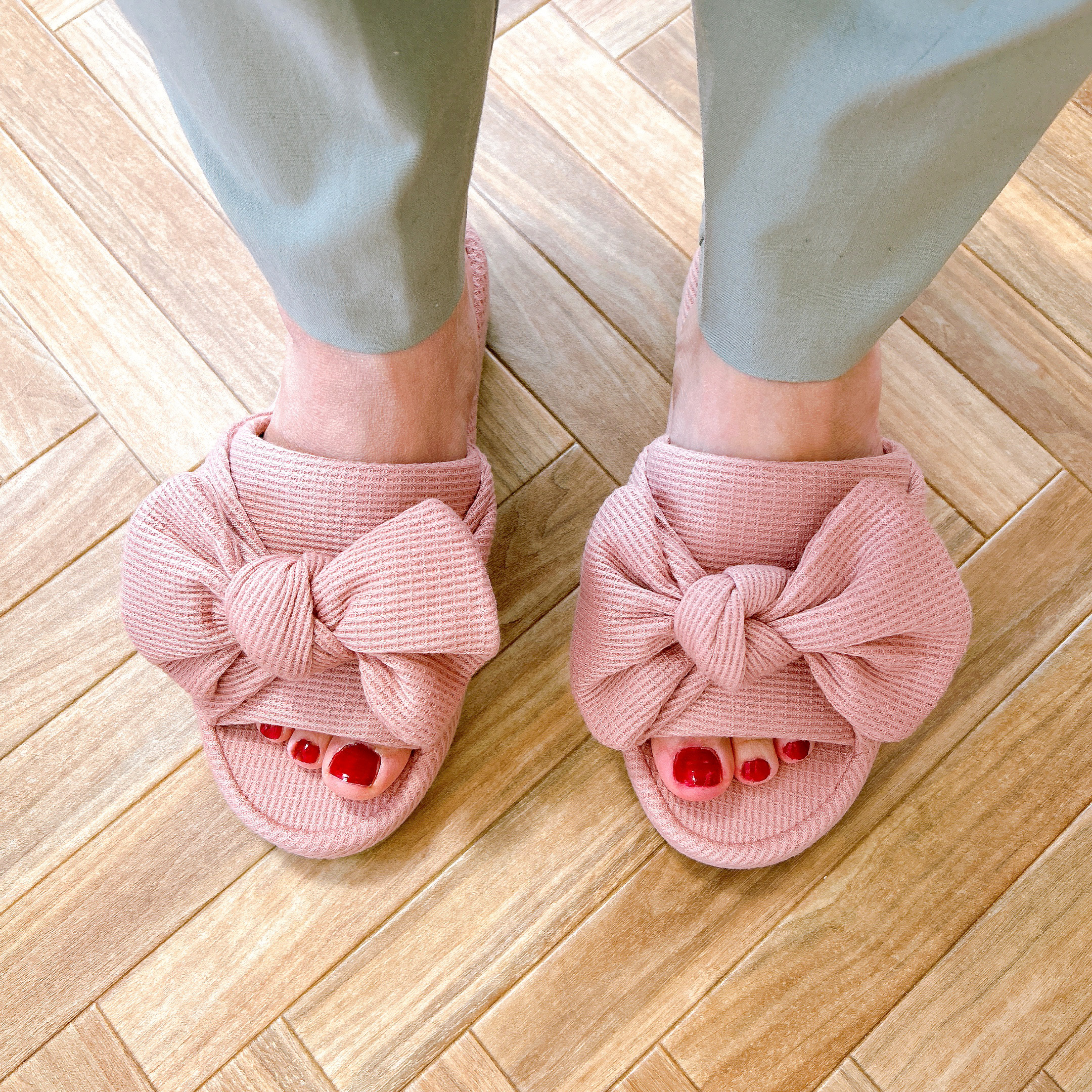 しまむらのおすすめスリッパ「リボンデザインスリッパ（MUMU）」