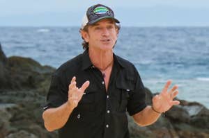 Jeff Probst talking on the beach on Survivor