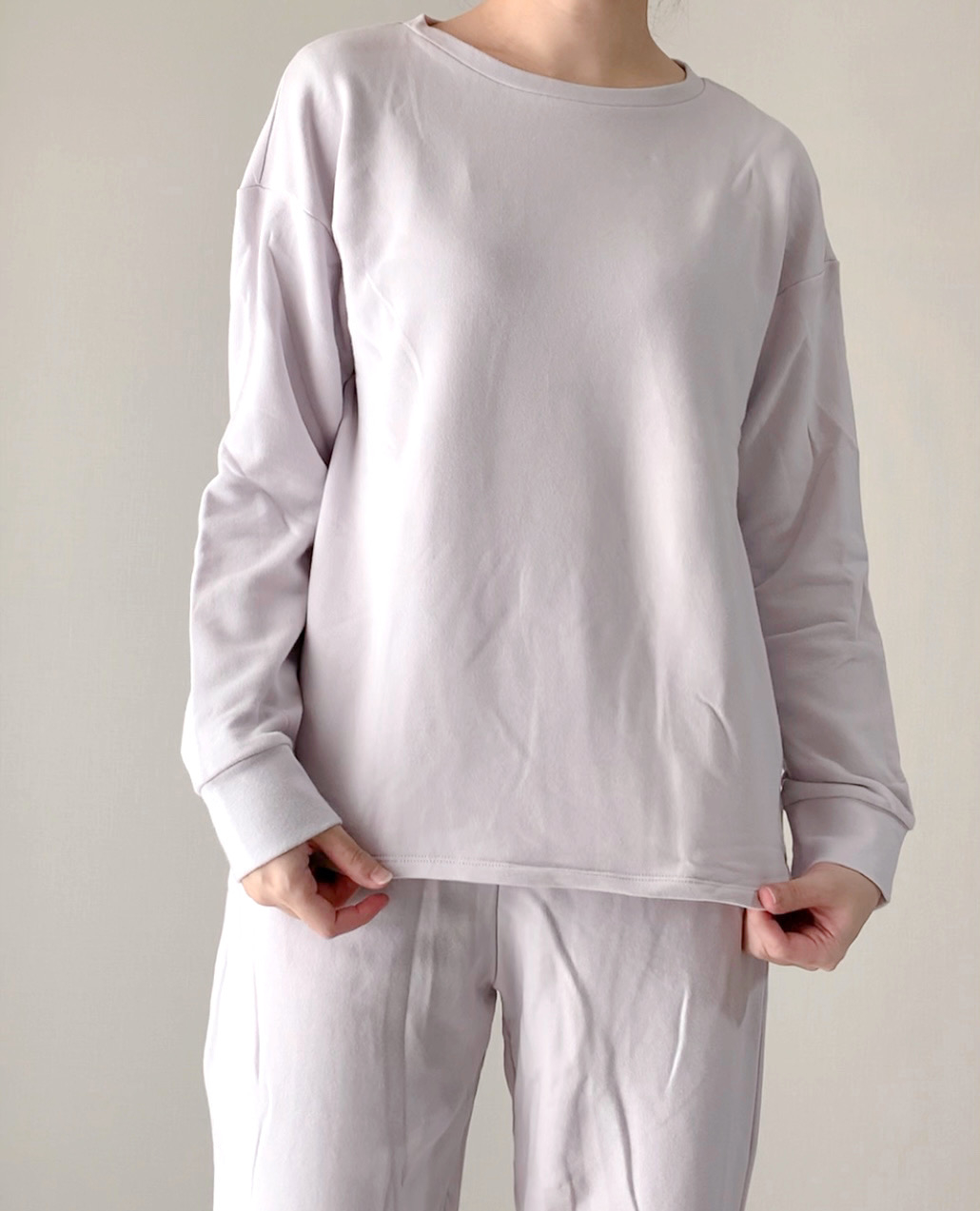 GU（ジーユー）のおすすめアイテム「ストレッチソフトラウンジセット（長袖＆ロングパンツ）」