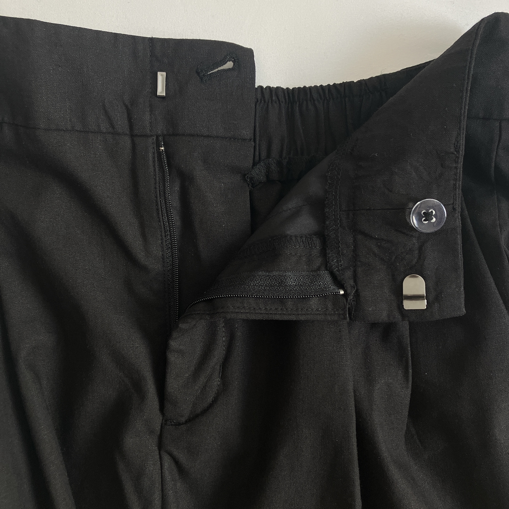 GU(ジーユー)のおすすめボトムス「リネンブレンドタックワイドパンツ(丈標準70.0~74.0cm)」