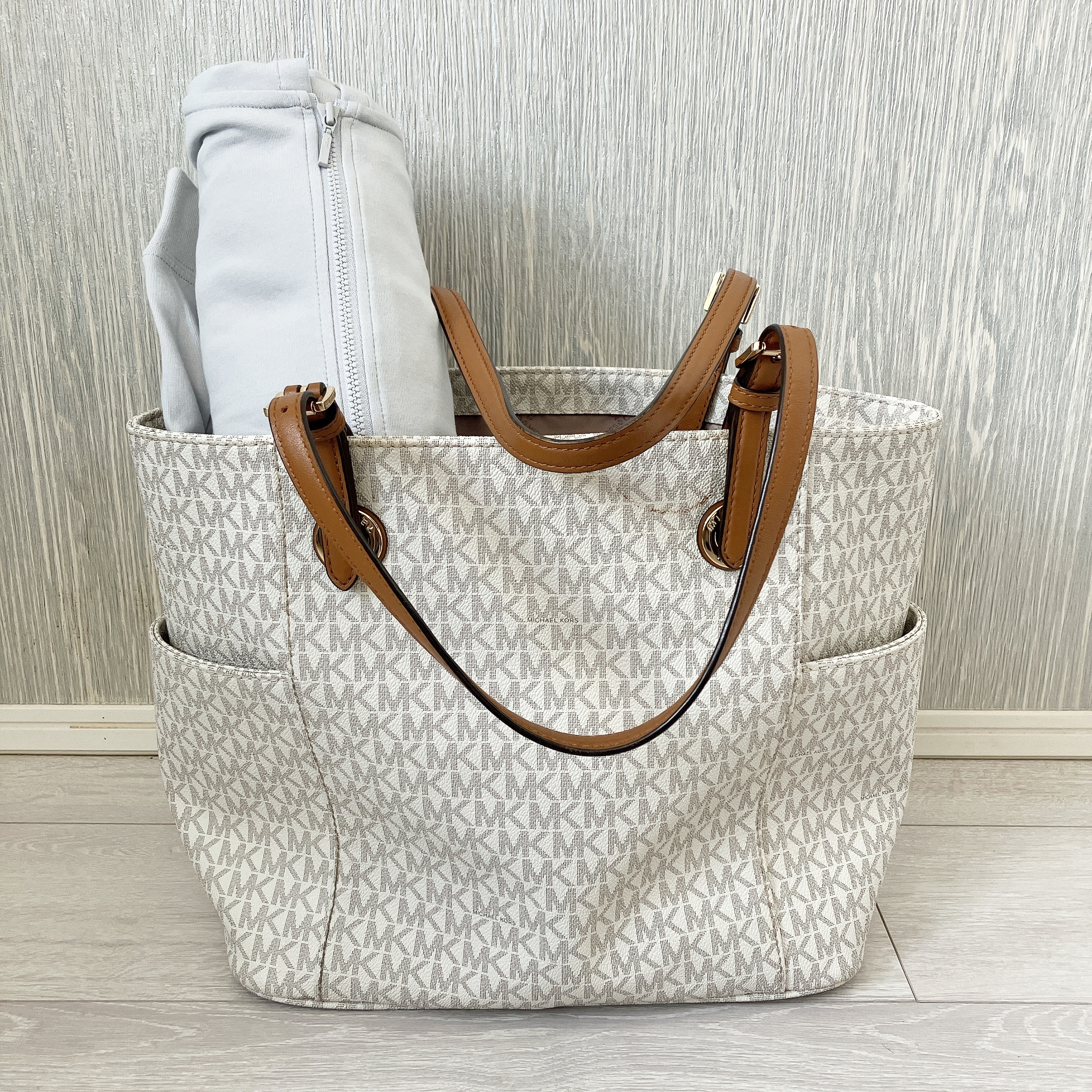 Honeys(ハニーズ)のおすすめカーディガン「花粉対策ラメ使いカーディガン」