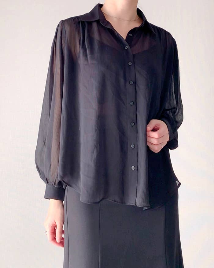 UNIQLO : Cのおすすめアイテム「シアーボリュームブラウス(長袖)」